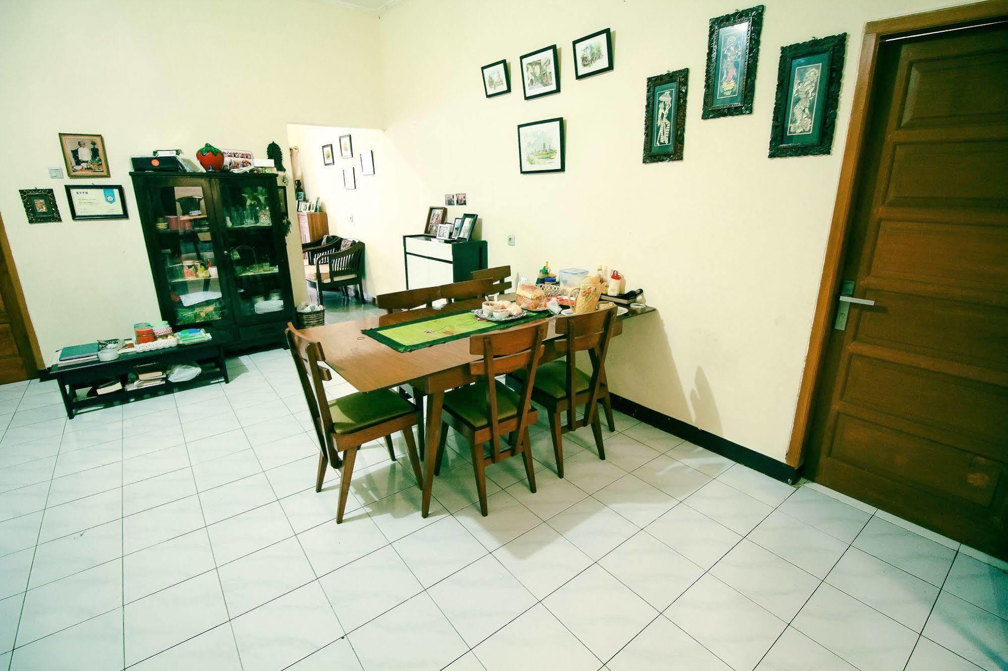 Zen Rooms Rshs Syariah Bandung Buitenkant foto